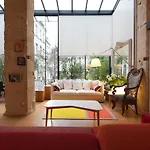 Unique Love From Paris