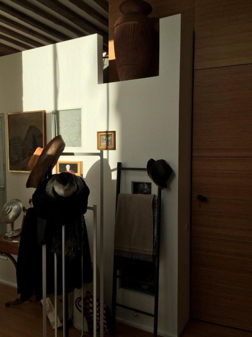 Apartment Unique From Paris